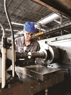 衢州四杰榮登“全國優(yōu)秀農(nóng)民工”榜單，機(jī)械設(shè)備研發(fā)領(lǐng)域展風(fēng)采